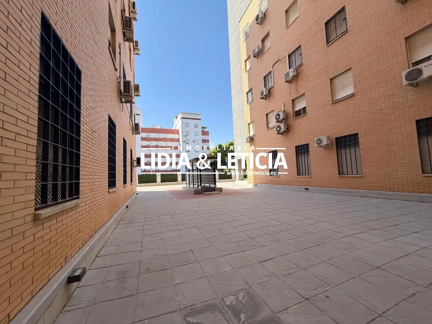 Vista exterior de Piso en venta en Sevilla