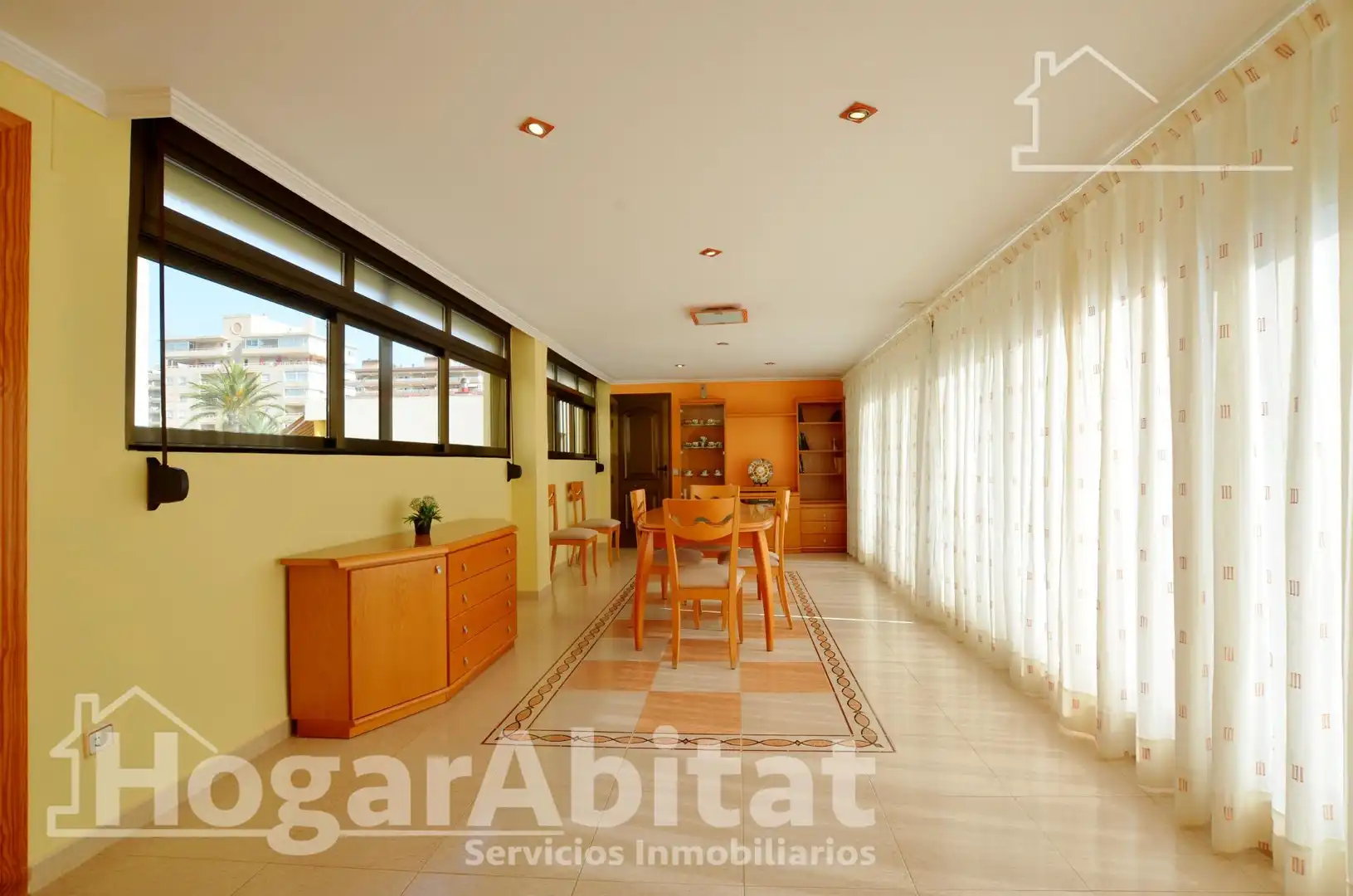 Sala d'estar de Àtic en venda en Tavernes de la Valldigna amb Terrassa, Traster i Moblat