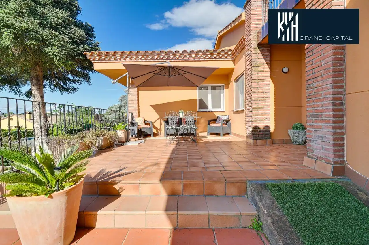 Casa con piscina in vendita a Carrer Carrer Montserrat, imagen 12