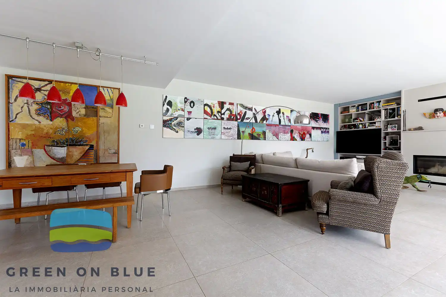 Living room of Houses for sale in Peralada  with Air Conditioner, Oven and Washing machine