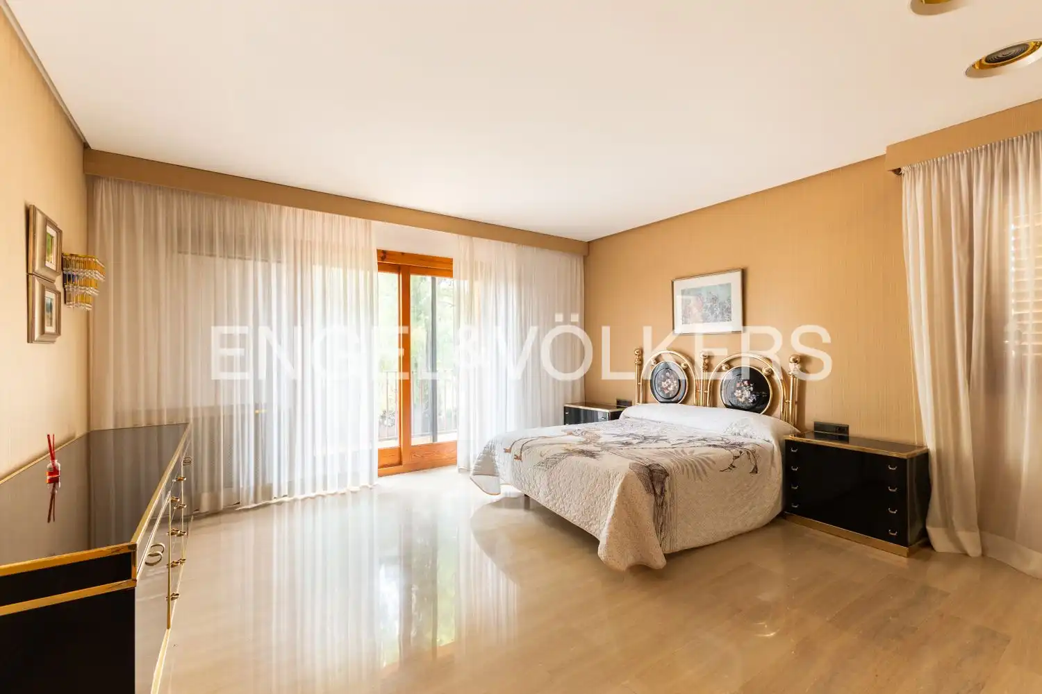 Habitación de Casa o chalet en venta en Chiva con Aire acondicionado, Calefacción y Jardín privado