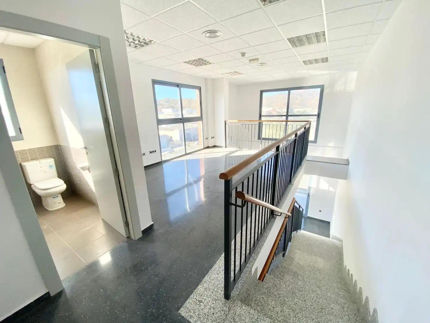 Büro zum Verkauf in Lorca mit Heizung und Terrasse