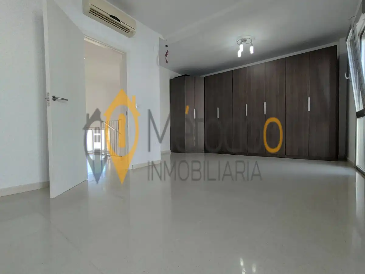 Casa adosada en venta en La Rinconada con Aire acondicionado, Terraza y Trastero