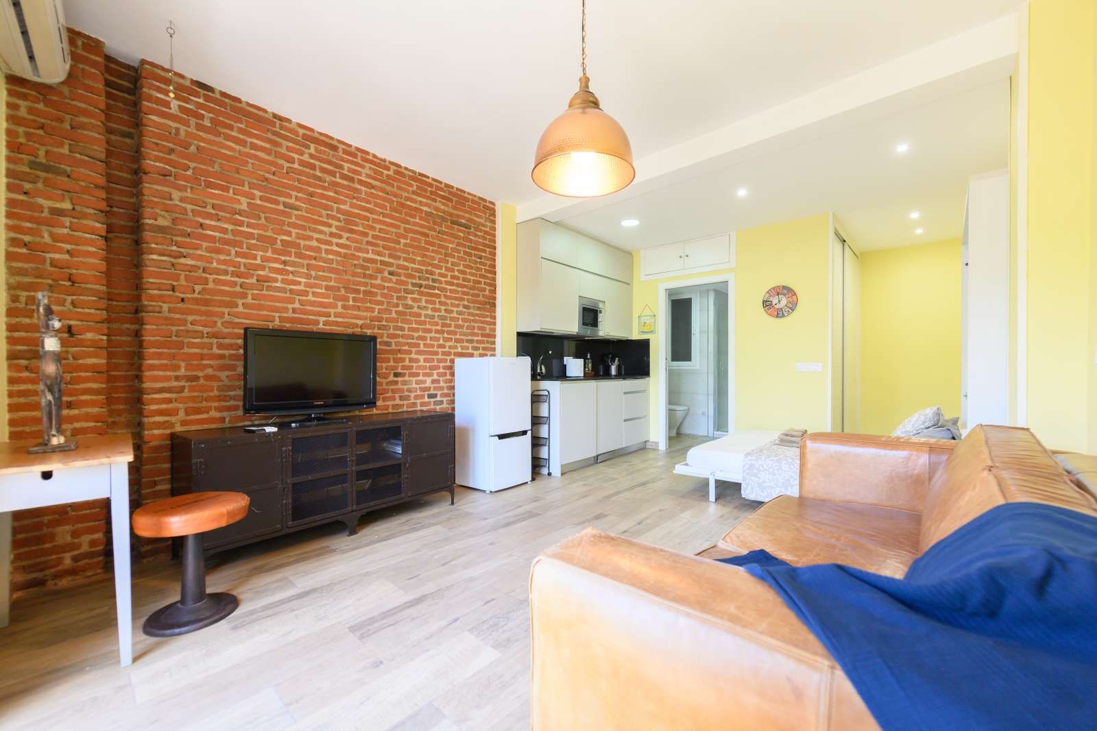 Sala d'estar de Estudi per a compartir en  Madrid Capital amb Aire condicionat, Calefacció i Terrassa
