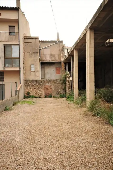 Außenansicht von Residential zum Verkauf in Figueres
