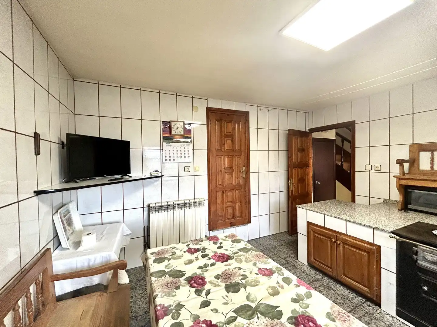 Cocina de Finca rústica en venta en Riello con Calefacción