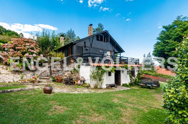 Casa-chalet en Venta en Tazones - Argüero