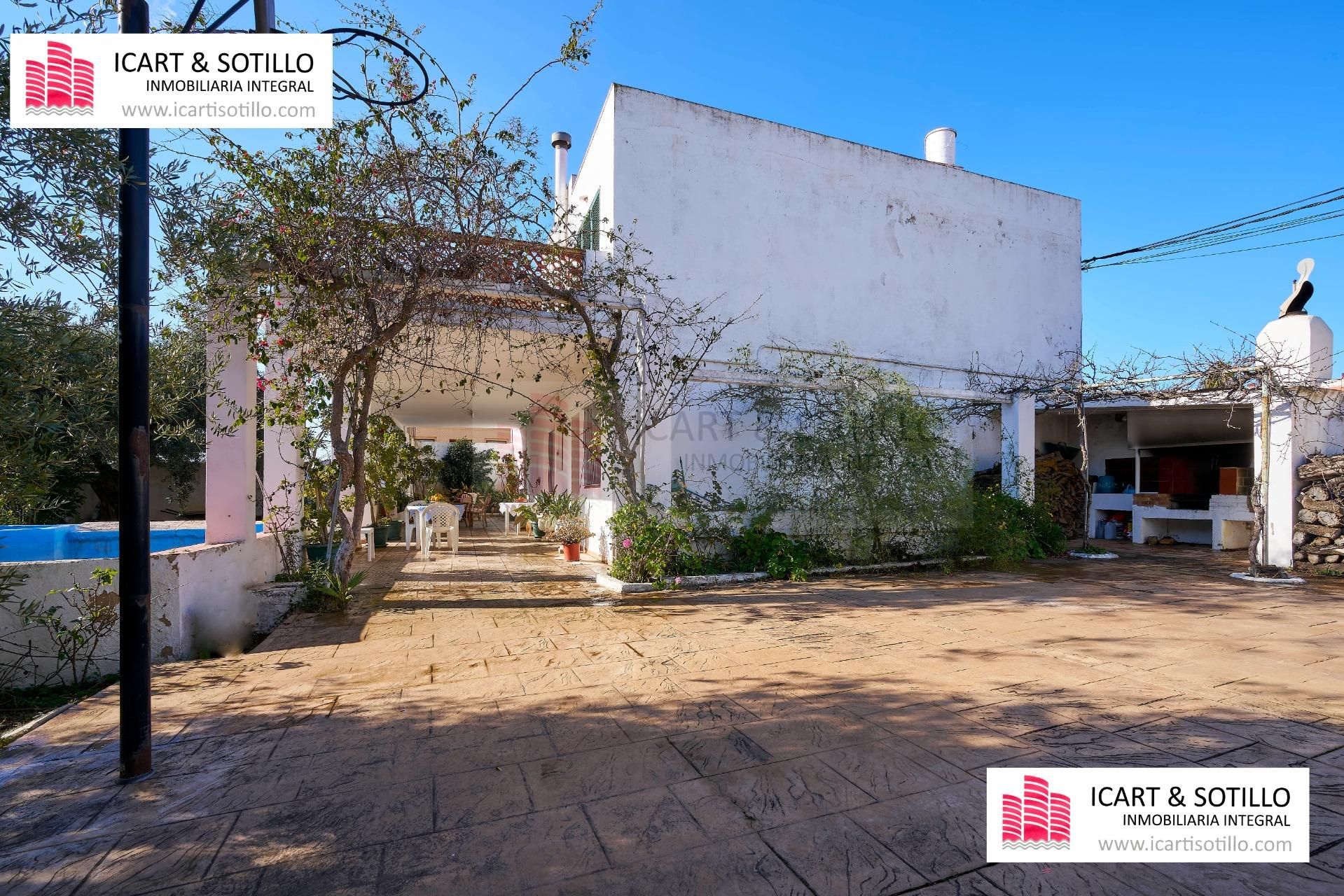 Vista exterior de Casa o xalet en venda en Alcanar amb Terrassa, Traster i Piscina