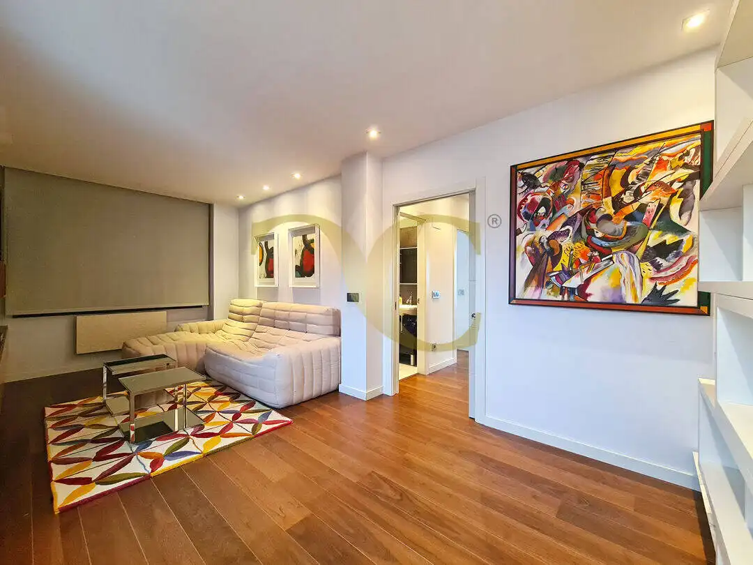 Sala d'estar de Casa o xalet en venda en Oviedo  amb Calefacció, Jardí privat i Terrassa