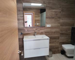 Bathroom of Flat for sale in Bigastro  with Terrace and Storage room