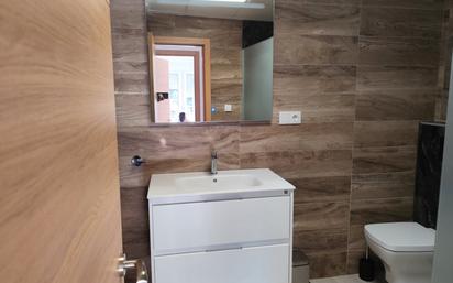 Bathroom of Flat for sale in Bigastro  with Terrace and Storage room