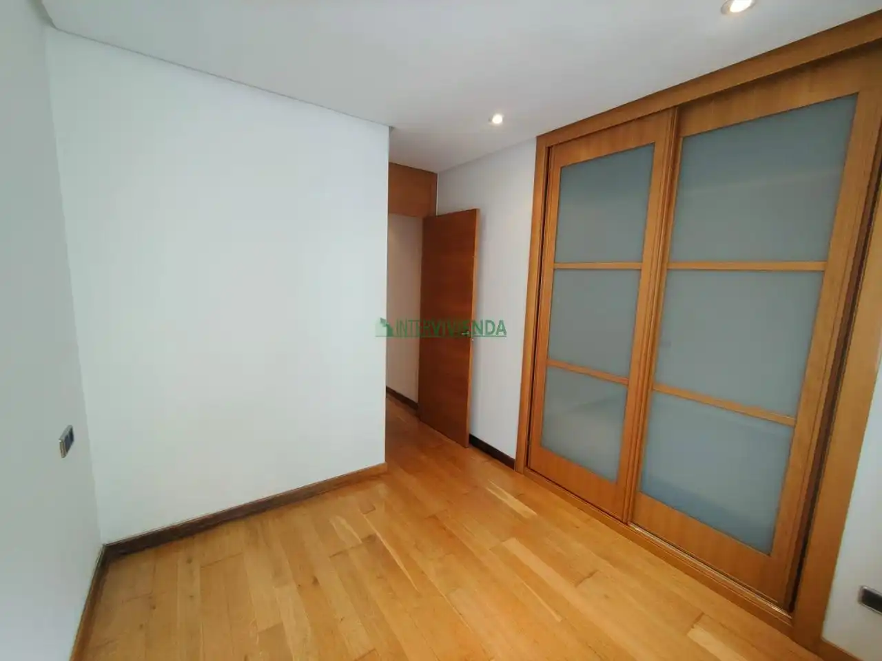 Schlafzimmer von Wohnung zur Miete in Vigo  mit Heizung und Terrasse