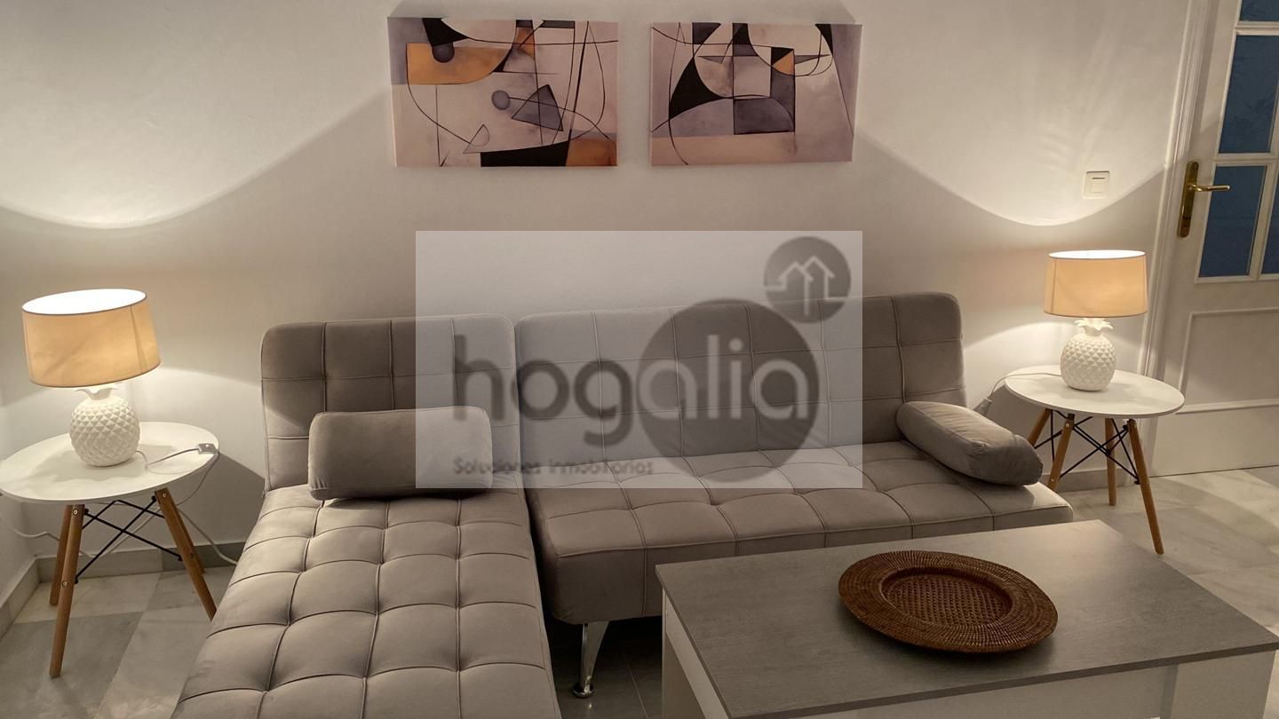Living room of Flat to rent in  Sevilla Capital  with Air Conditioner and Furnished