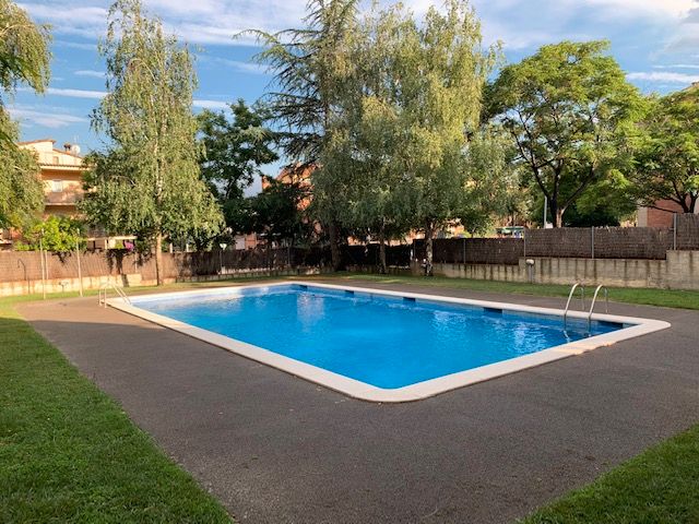 Swimming pool of Flat to rent in Sant Cugat del Vallès  with Heating, Parquet flooring and Terrace
