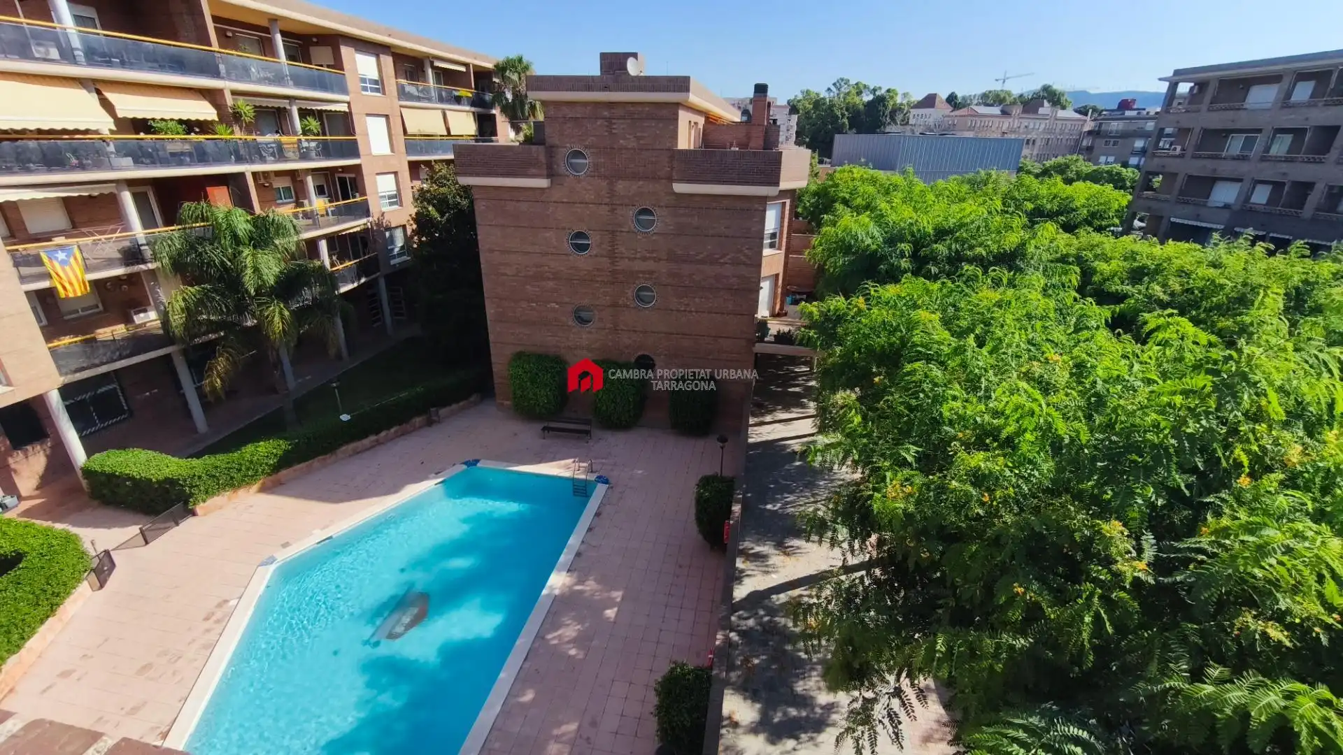 Piscina de Casa adosada en venta en Tortosa con Aire acondicionado, Calefacción y Jardín privado