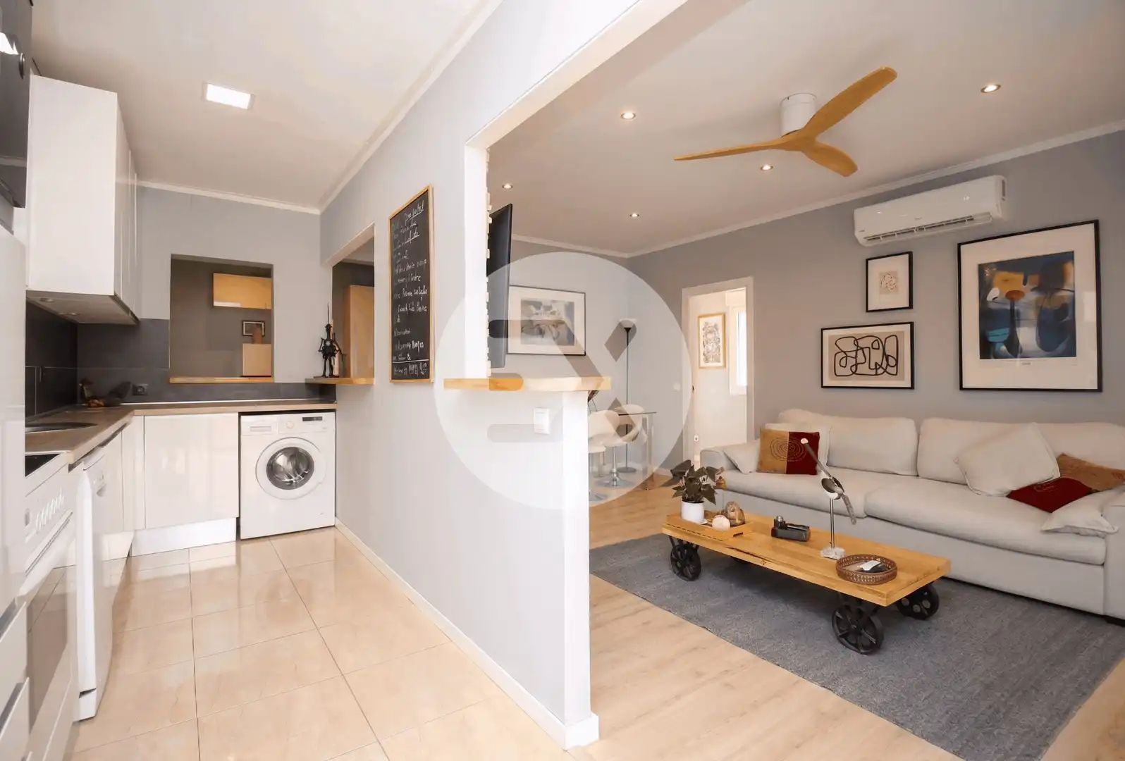 Living room of Flat for sale in Castelldefels  with Air Conditioner, Heating and Parquet flooring