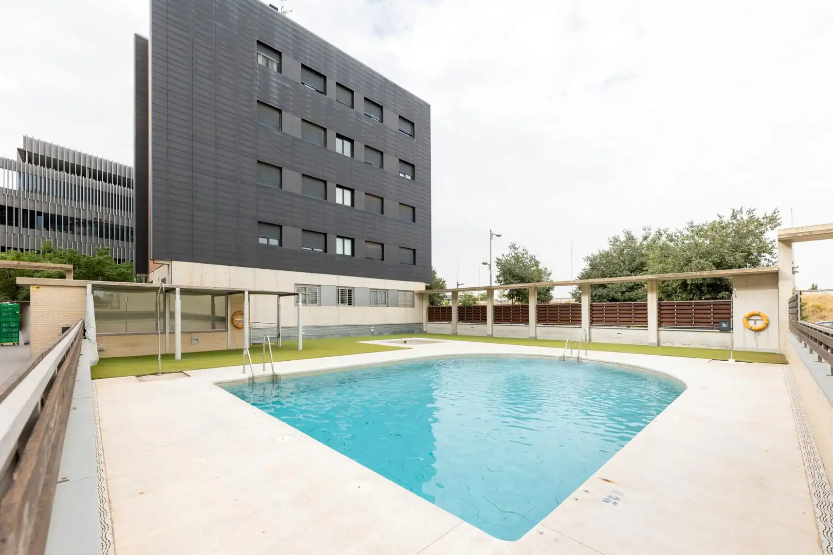 Swimming pool of Flat for sale in Armilla