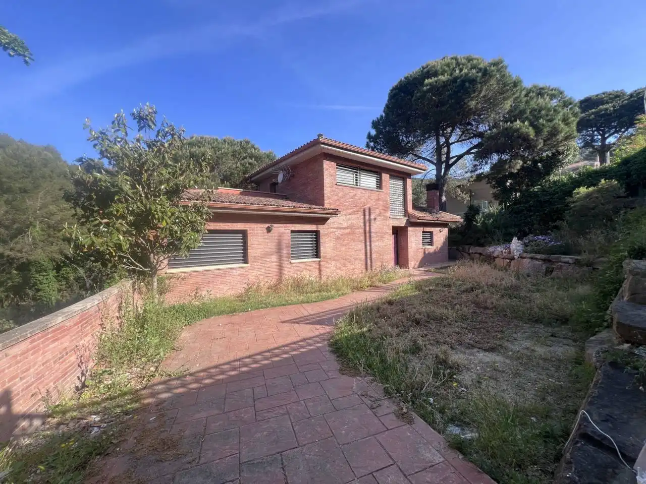 Vista exterior de Casa o xalet en venda en Vilanova del Vallès amb Jardí privat, Terrassa i Piscina