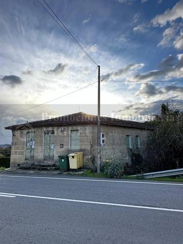 Casa-chalet en Venta en Castrelo do Val