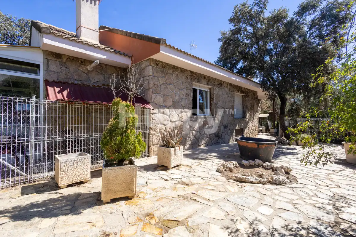Houses for sale in Calle de la Codorniz, La Navata