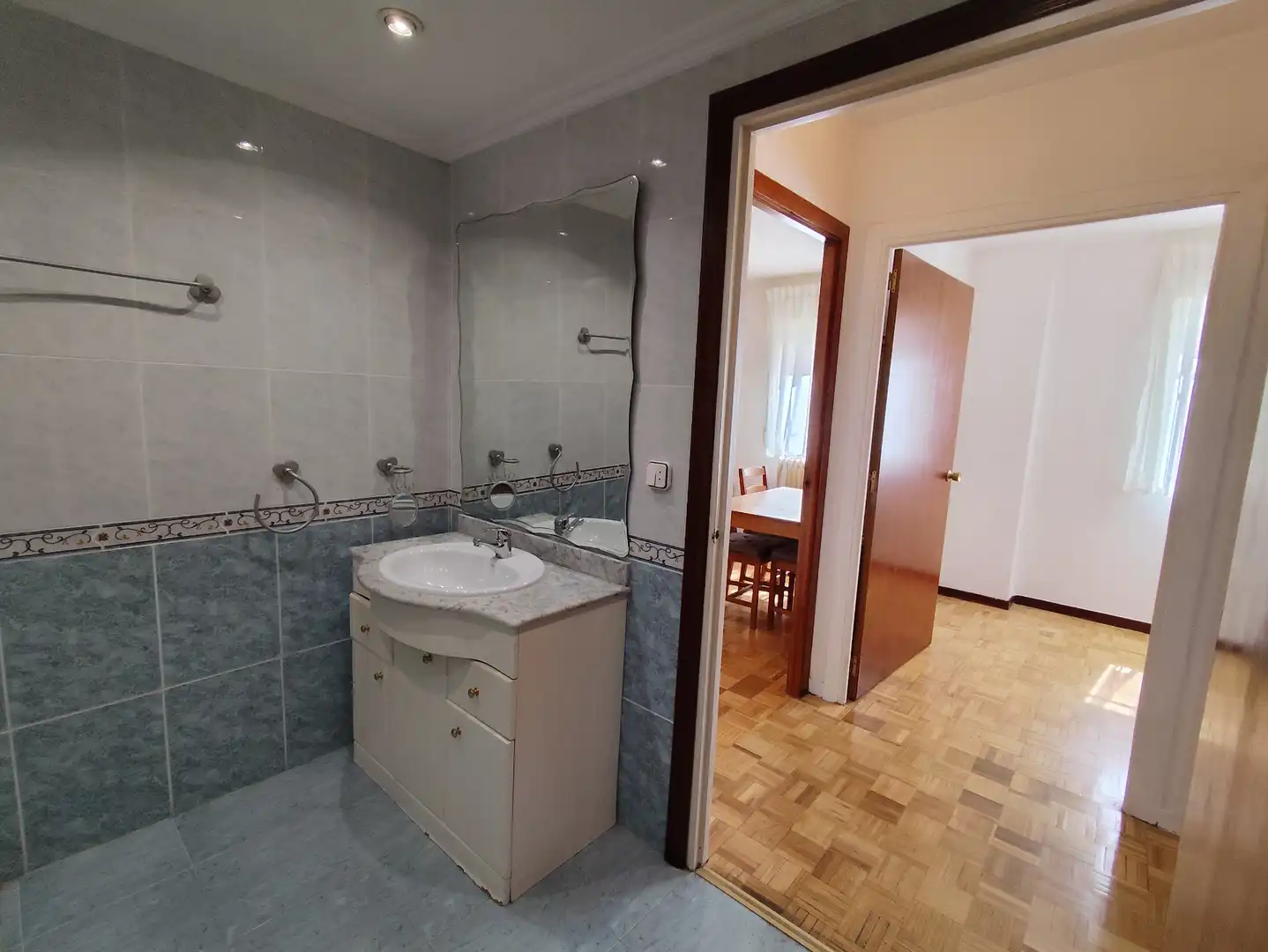 Badezimmer von Wohnung zum Verkauf in Móstoles mit Klimaanlage, Heizung und Parkett
