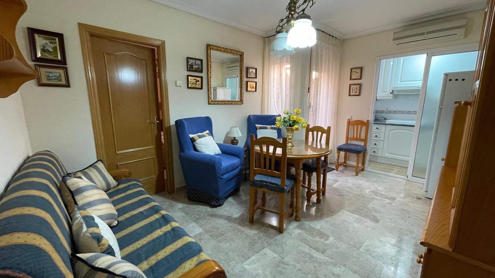 Sala d'estar de Apartament de lloguer en Ciudad Real Capital amb Aire condicionat i Calefacció