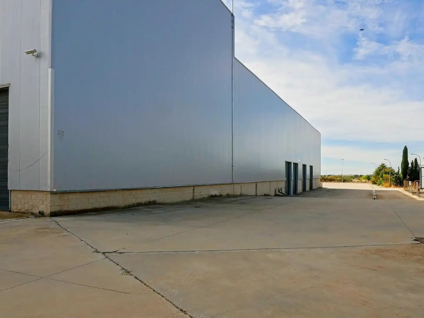 Vista exterior de Nave industrial en venta en Tarancón