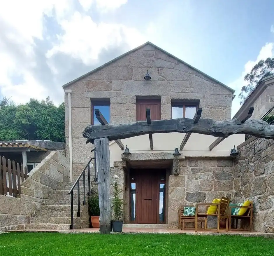 Außenansicht von Haus oder Chalet zur Miete in Cangas  mit Heizung, Privatgarten und Möbliert