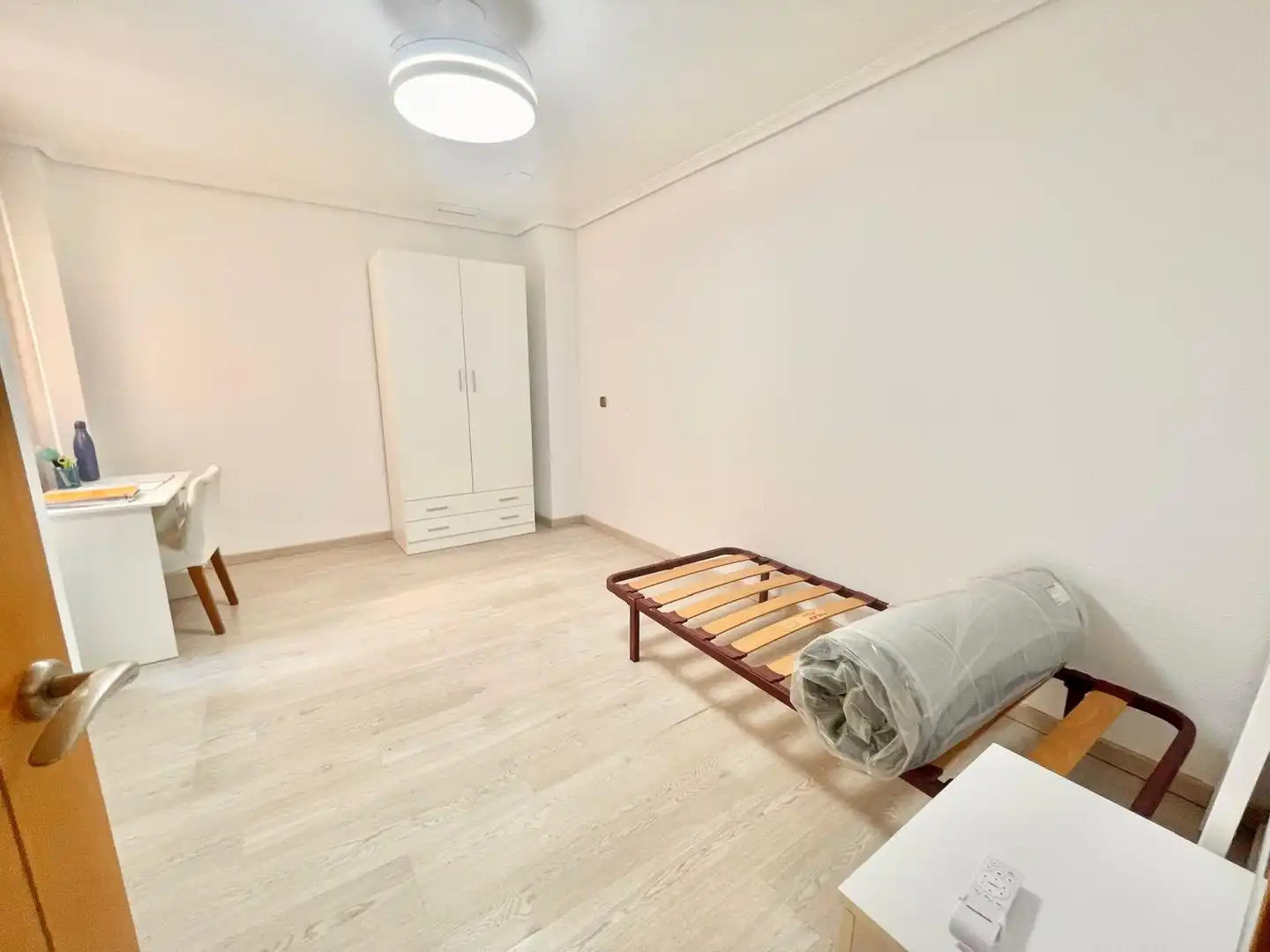 Dormitori de Apartament de lloguer en Albatera amb Traster, Moblat i Rentadora