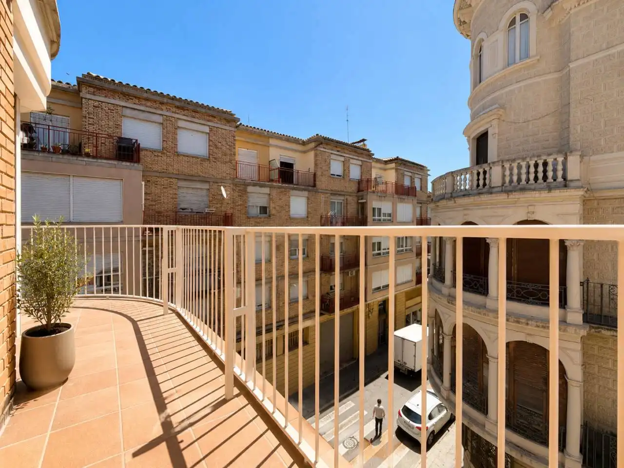 Vista exterior de Piso en venta en Manresa con Aire acondicionado, Calefacción y Parquet