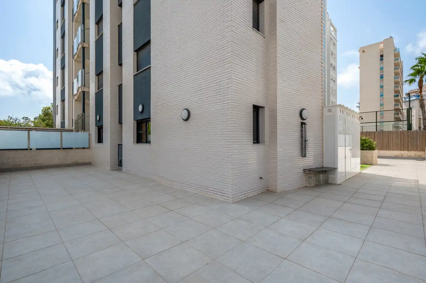 Vista exterior de Planta baixa en venda en Guardamar del Segura amb Jardí privat, Terrassa i Traster
