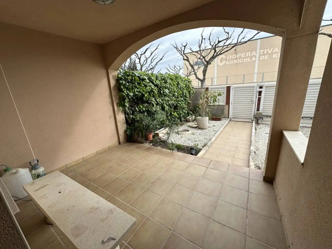 Terrasse von Einfamilien-Reihenhaus zum Verkauf in Riudoms mit Klimaanlage, Heizung und Privatgarten