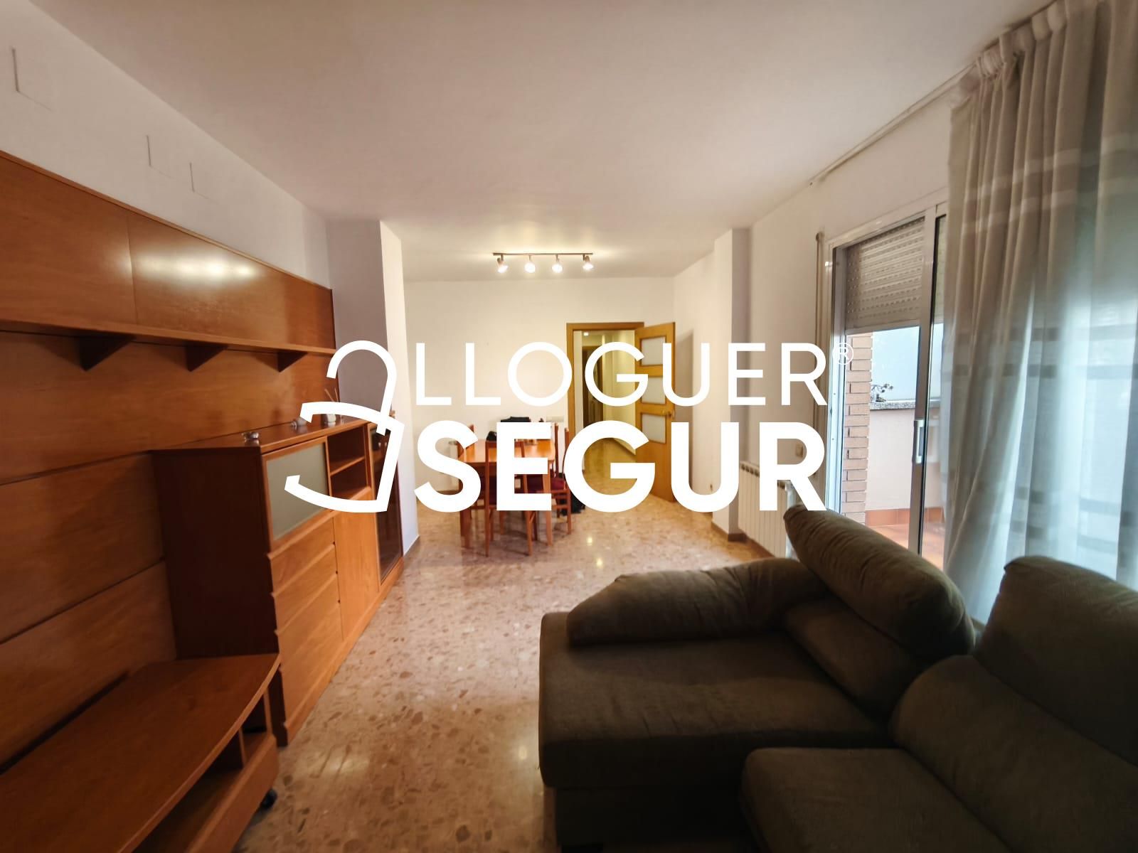 Sala d'estar de Pis de lloguer en Mataró amb Calefacció, Terrassa i Moblat