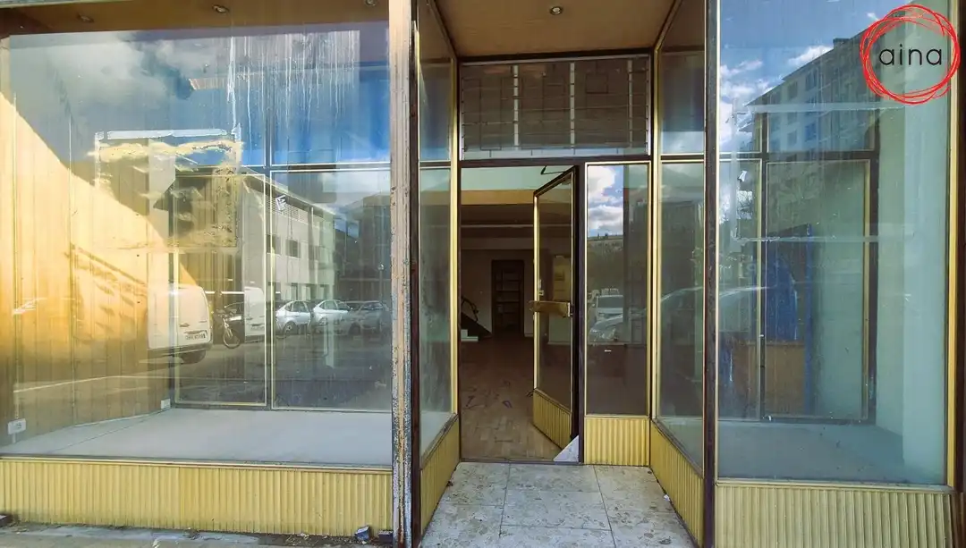 Vista exterior de Local en venta en  Pamplona / Iruña con Aire acondicionado y Amueblado
