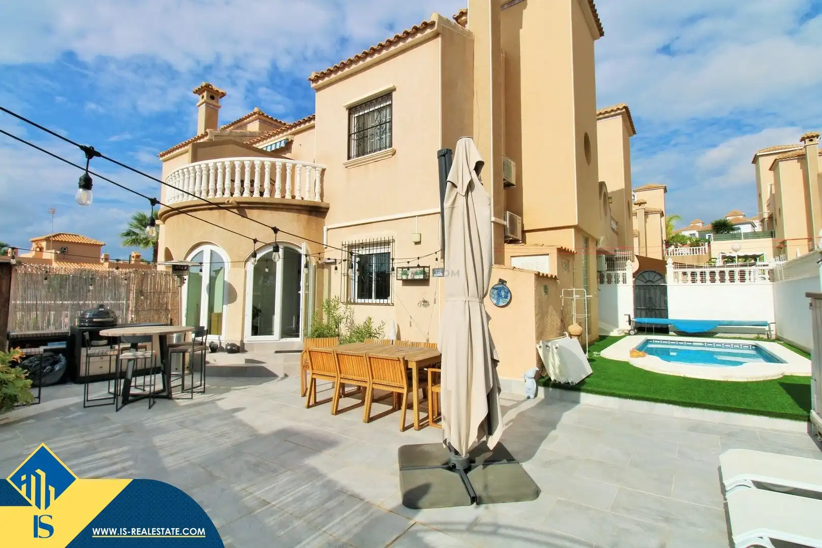 House with pool for sale in Orihuela Costa
