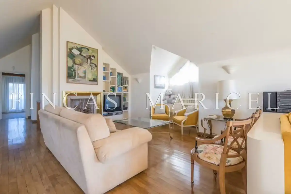 Casa o xalet en venda a Pintor Roig i soler, Can Girona - Terramar - Vinyet