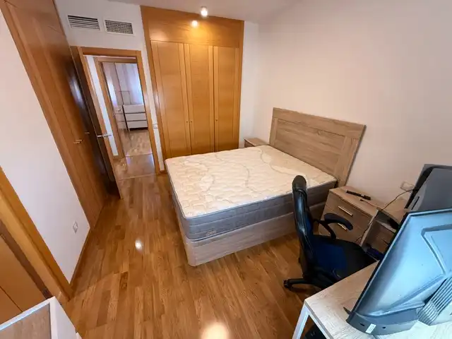 Habitación de Ático de alquiler en Yebes con Aire acondicionado, Calefacción y Amueblado