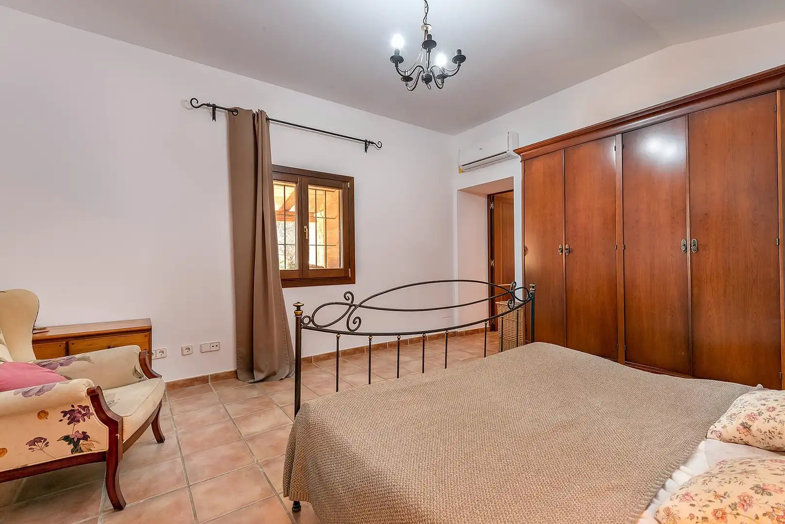 Habitación de Finca rústica en venta en  Palma de Mallorca con Calefacción, Jardín privado y Terraza