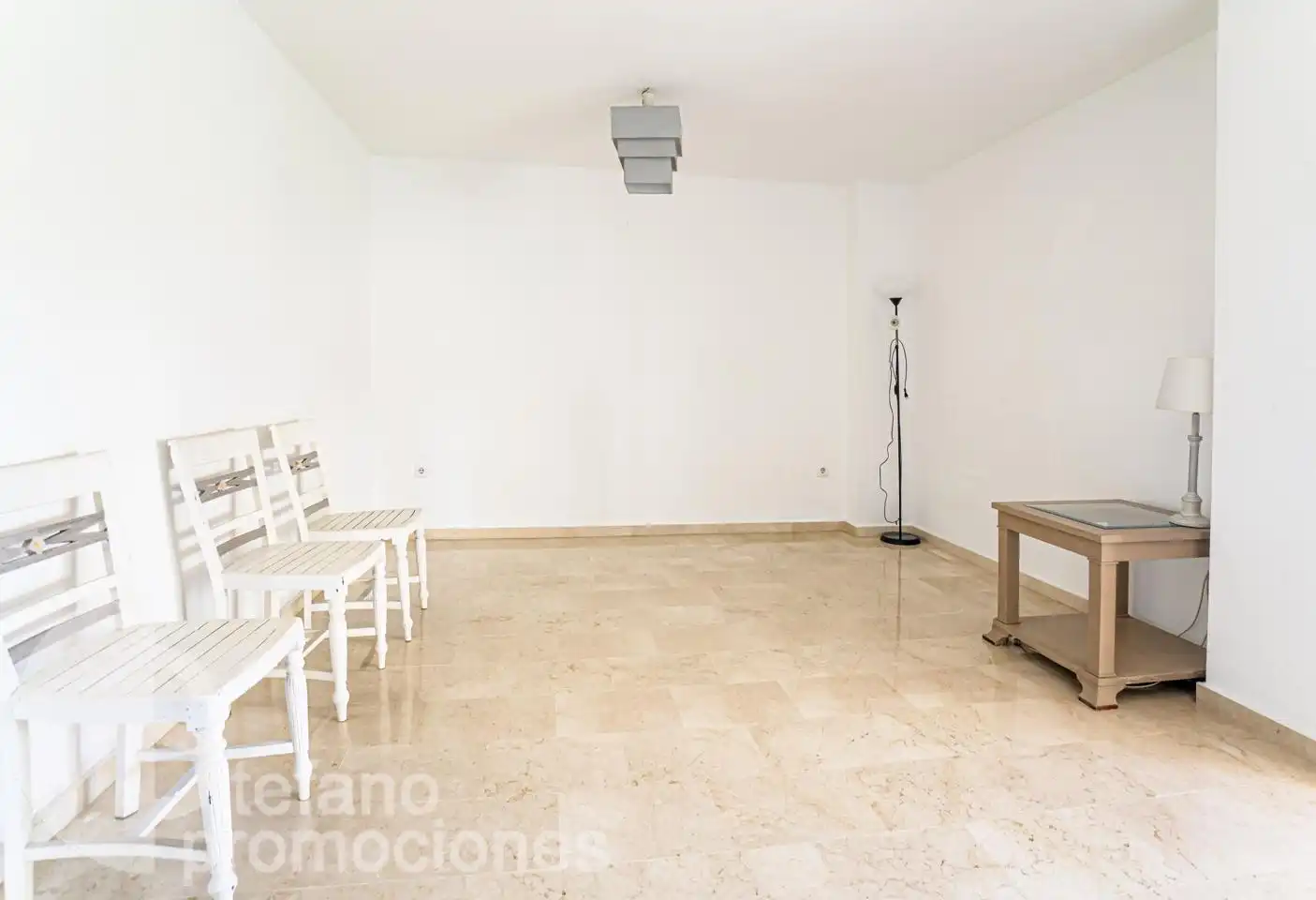 Sala de estar de Piso en venta en Málaga con Aire acondicionado, Terraza y Piscina comunitaria