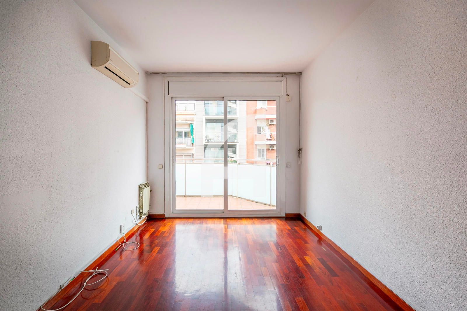 Bedroom of Flat for sale in  Barcelona Capital  with Air Conditioner, Heating and Parquet flooring