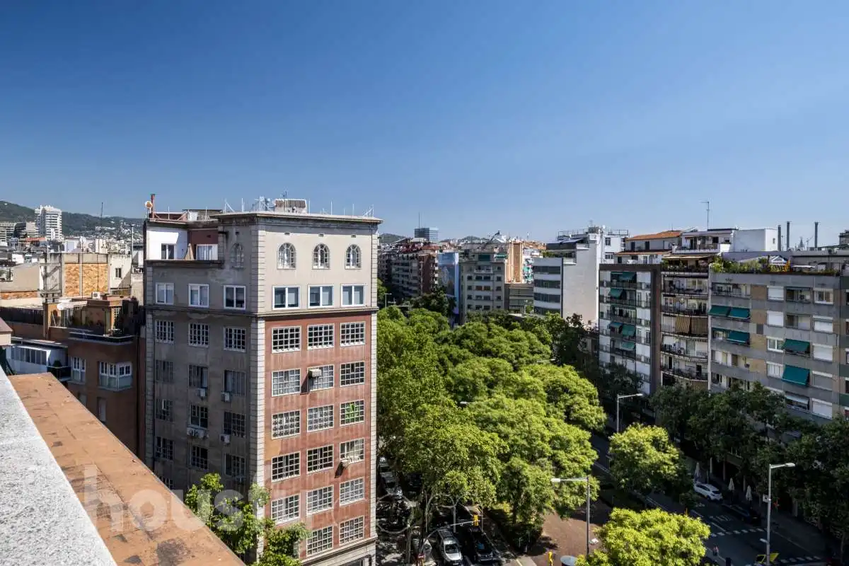 Vista exterior de Àtic en venda en Barcelona amb Aire condicionat i Terrassa