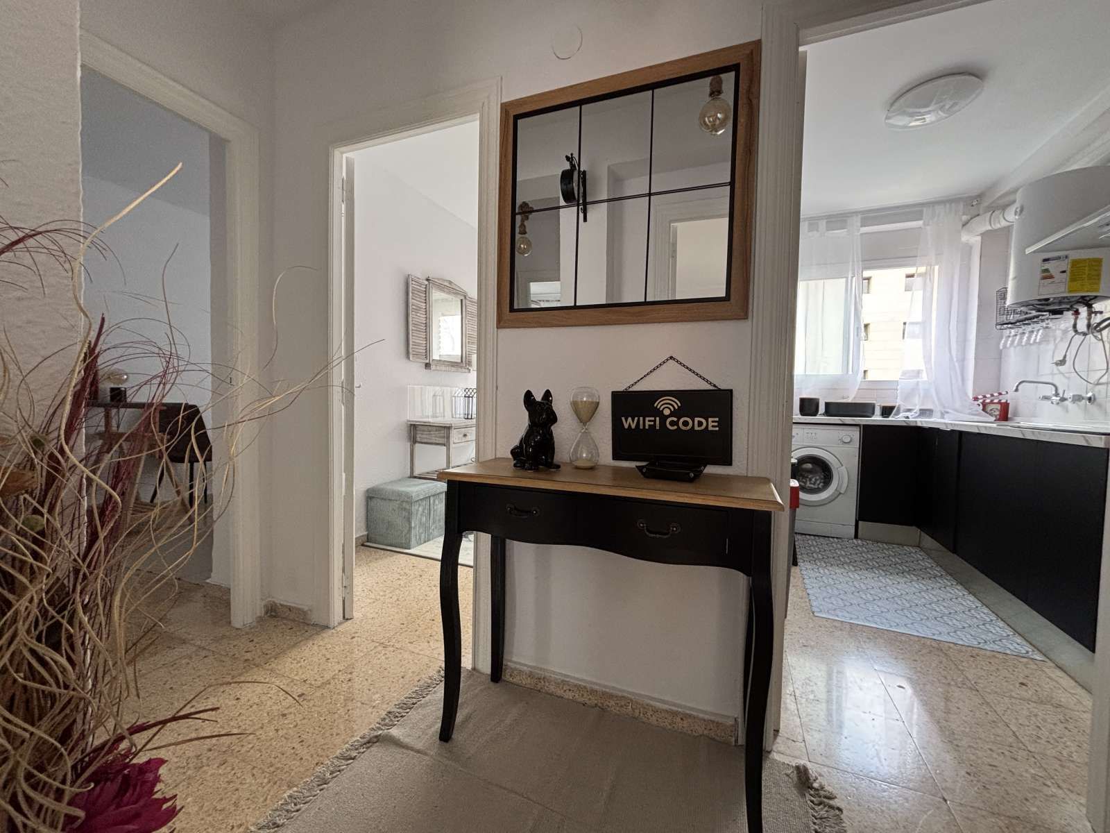 Apartment to share in  Valencia Capital  with Air Conditioner and Terrace