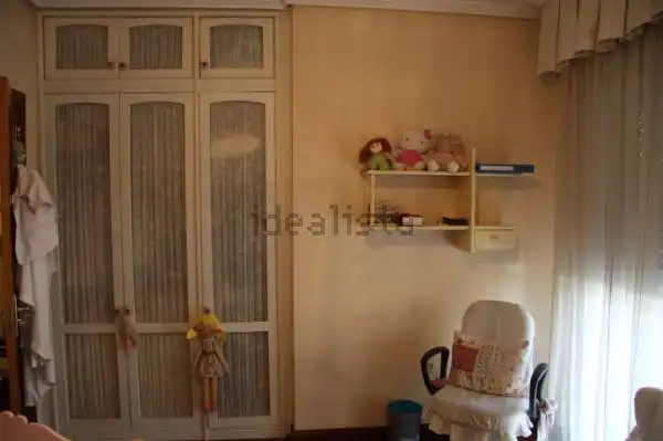 Habitación de Casa adosada en venta en Melilla con Aire acondicionado, Jardín privado y Parquet