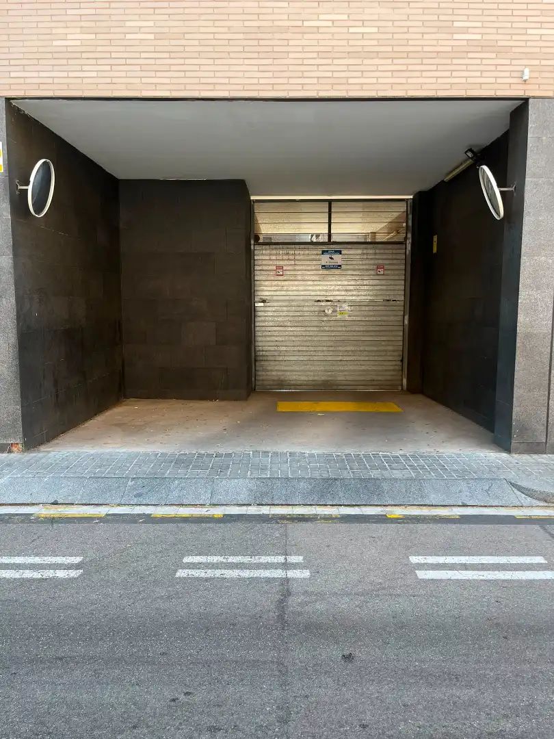 Vista exterior de Garaje de alquiler en Barcelona