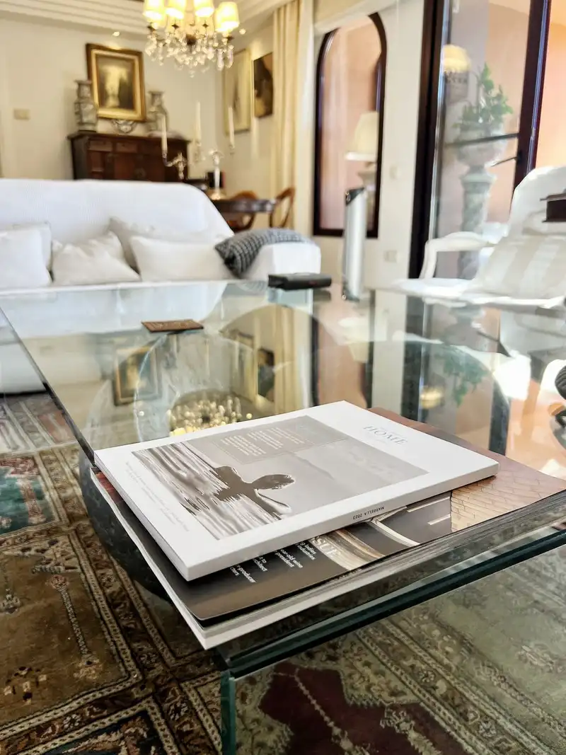 Sala d'estar de Àtic en venda en Marbella amb Aire condicionat, Terrassa i Traster