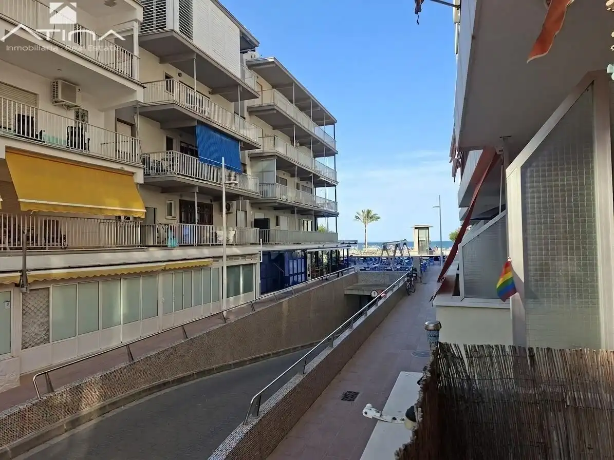 Vista exterior de Planta baja en venta en Gandia con Aire acondicionado, Calefacción y Terraza