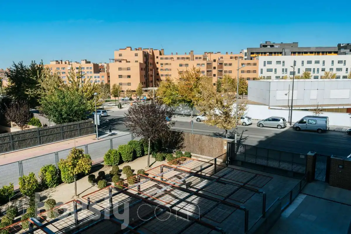 Wohnung zur Miete in Avenida de la Osa Menor, Sur - PAU 4