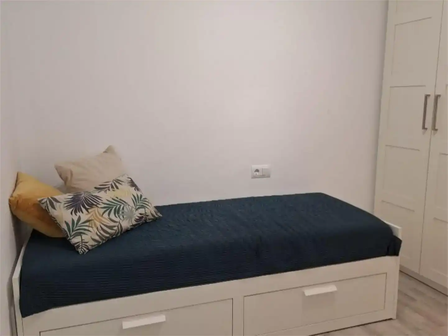 Habitación de Piso en venta en Batea con Parquet y Balcón