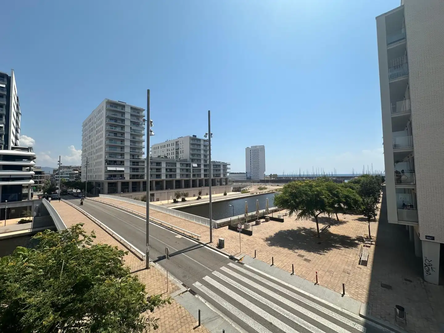 Vista exterior de Piso de alquiler en Badalona con Calefacción, Parquet y Trastero
