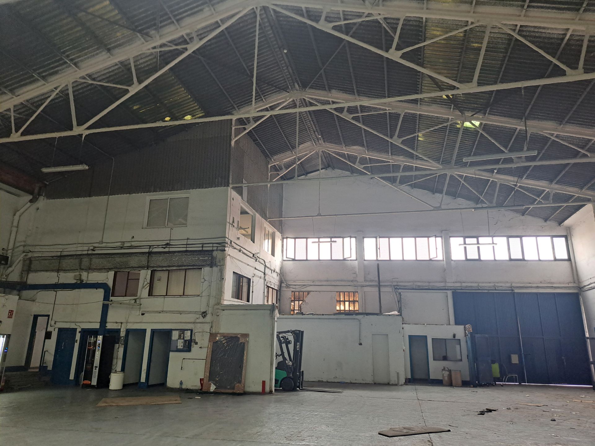 Nau industrial de lloguer en L'Hospitalet de Llobregat